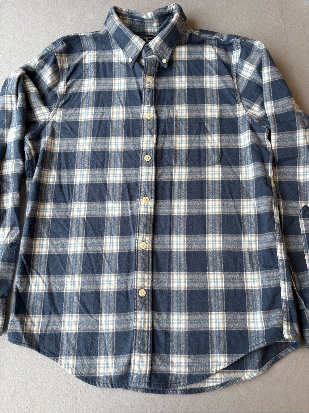 Abercrombie & Fitch Men’s Navy and White Plaid Flannel Button-Down Shirt Sz M